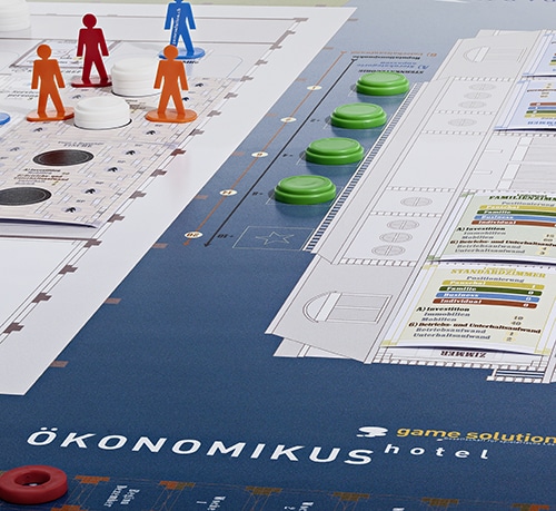 Cards with customers and other stakeholders with service requirements on the board of Ökonomikus Hotel.