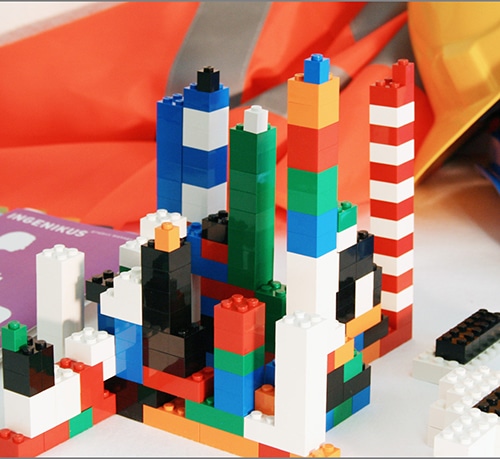 Lego Türme für das Tower Game: Verschiedene Rollen in Kartenform für das Projekt.